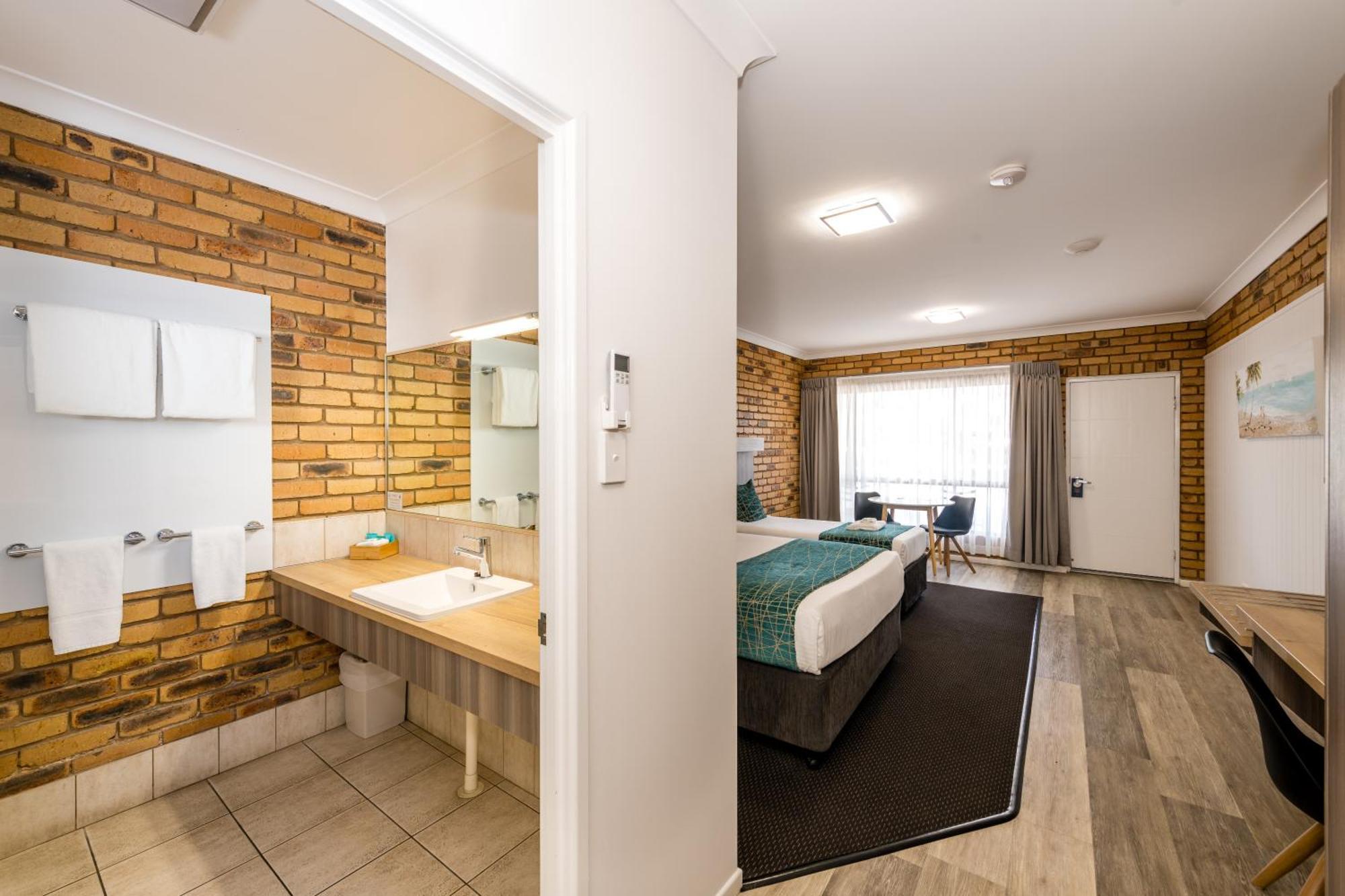 The Club Motor Inn Чинчилла Экстерьер фото